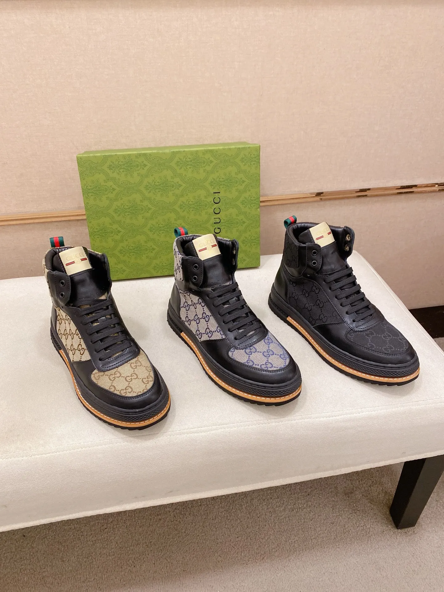 Men's shoes 💰 440 💰 High-quality new high-top GUCCI counters are on the market at the same time. The new men's shoes, 😘fabrics are selected imported cowhide, lining: sheepskin lining. 👍🏿 High-end ☄️ air-cushion molded anti-slip rubber outsole, exquisite lines, simple and elegant, comfortable and high-end for leisure travel. Code number: 38 to 44 (45 can be customized and cannot be returned or exchanged)